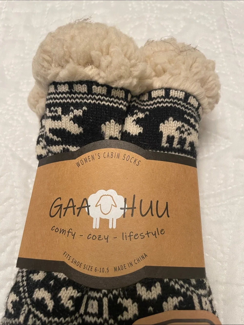 NWT GAA HUU Knit Women’s Cabin Socks with Chill Guard Faux Fur Lining